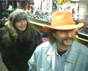 Alaska-women with washbaercap, NewYork-Cowboy with orangeHat